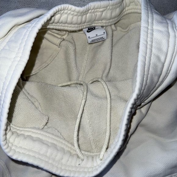 Nike Air shorts - Picture 8 of 10